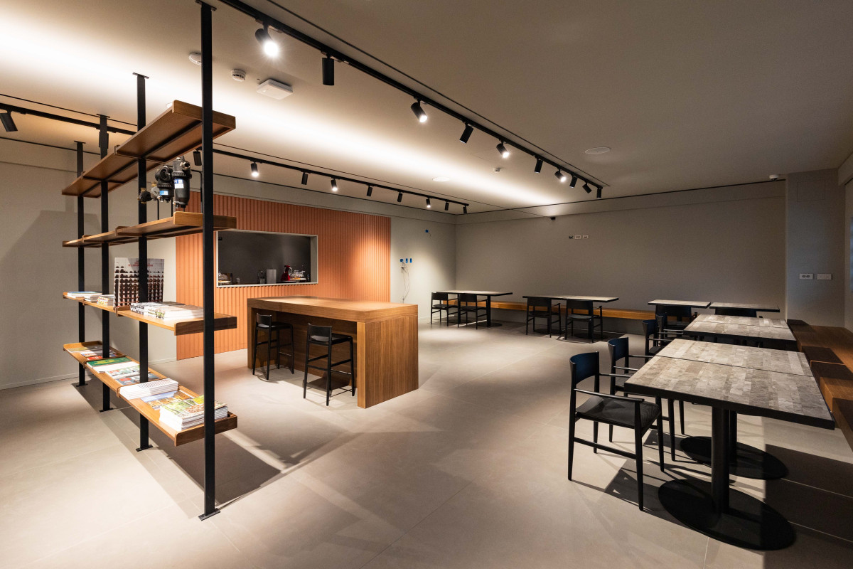 SALON LOUNGE DE SALLE D’EXPOSITION 